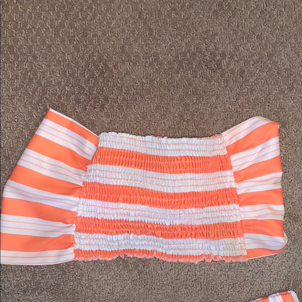 Two piece set - Picture 3 of 5